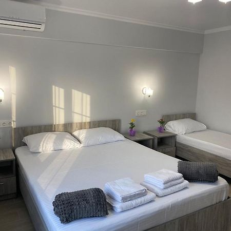 Hotel Гостевой Дом Атакар Gagra Exterior foto